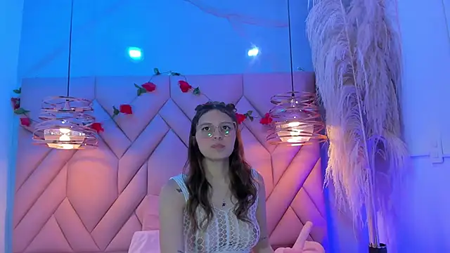 Snapshot of AngelaaCute_ chatting on February 2025 03:49:02 PM AngelaaCute online show from February 2025 03:49:02 PM