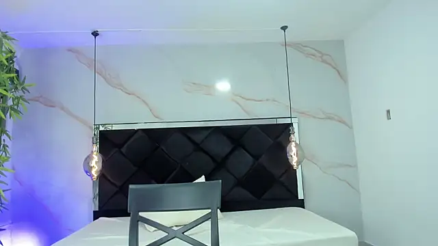 Snapshot of AngelaaCute_ chatting on October 2025 12:17:02 PM AngelaaCute online show from October 2025 12:17:02 PM