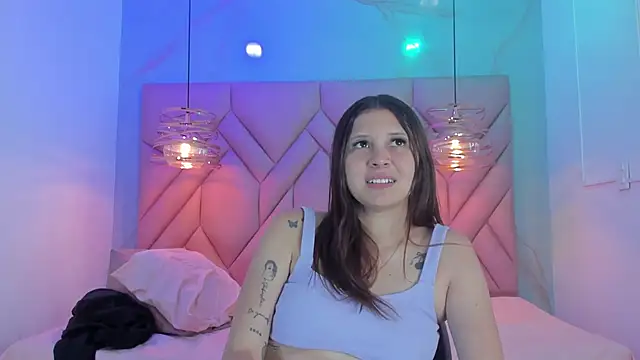 AngelaaCute  online show from June 2026 12:02:01 PM