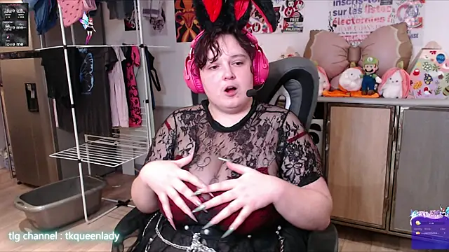 LadyRochester online show from April 2026 10:28:02 PM