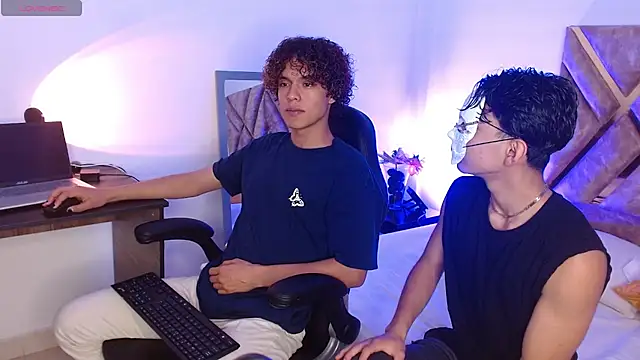 nickolas moon online show from March 2025 06:05:02 PM