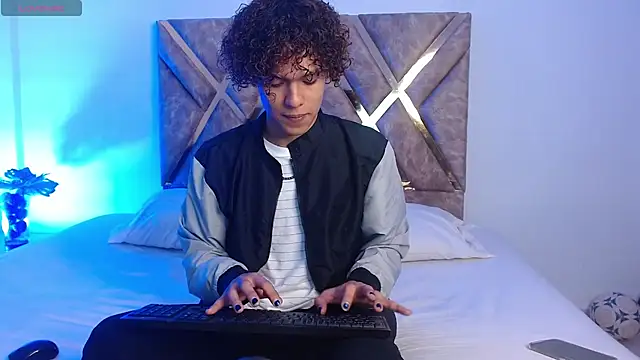 nickolas moon online show from March 2025 05:39:02 PM