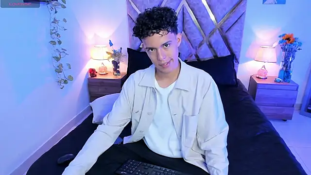 nickolas moon online show from September 2025 02:12:01 PM