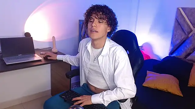 nickolas moon online show from February 2025 06:24:02 PM