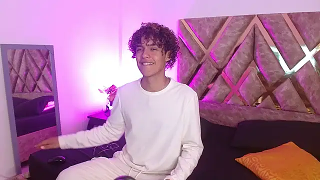 nickolas moon online show from March 2025 07:49:02 PM