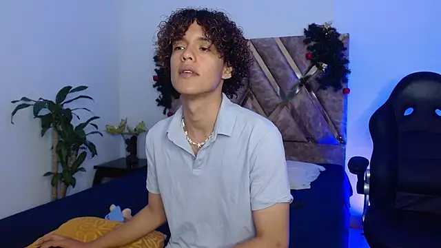 nickolas moon online show from December 2024 05:34:01 PM