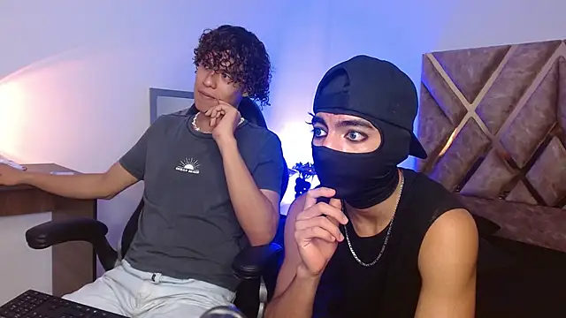 nickolas moon online show from February 2025 01:53:02 PM