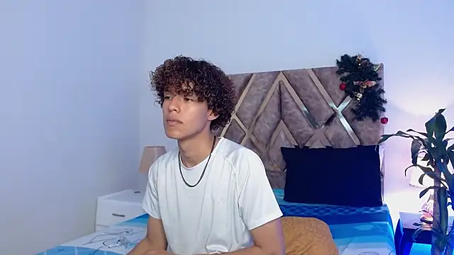 nickolas moon online show from December 2024 03:42:02 PM