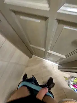 kisbiro77777 online show from April 2026 11:33:02 AM