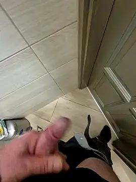 kisbiro77777 online show from April 2026 05:58:02 AM