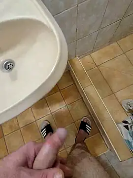 kisbiro77777 online show from November 2025 05:35:01 PM