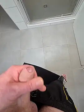 kisbiro77777 online show from April 2026 07:01:01 AM