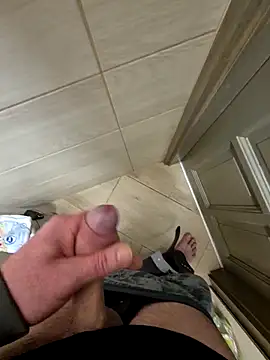 kisbiro77777 online show from April 2026 06:15:01 AM