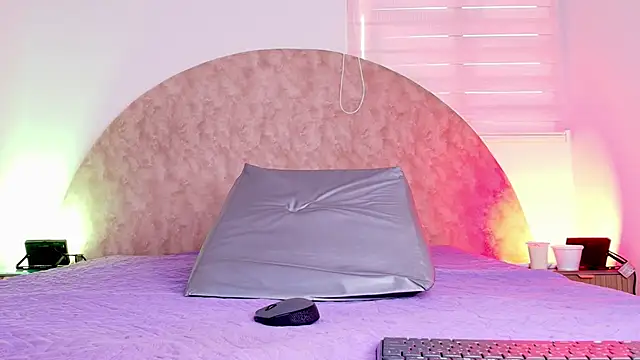 anisha x online show from February 2026 07:24:02 PM