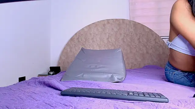 anisha x online show from February 2026 07:24:01 PM