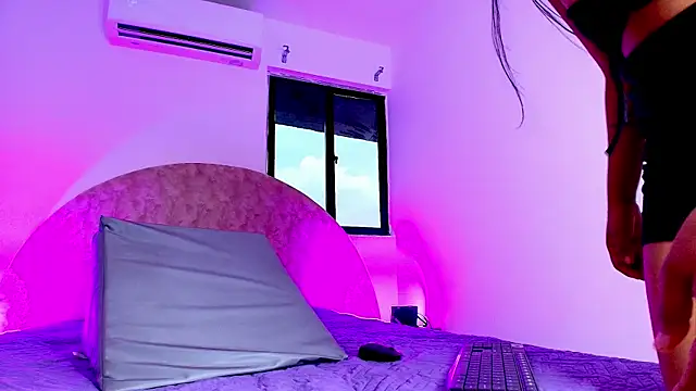 anisha x online show from November 2025 07:18:02 PM