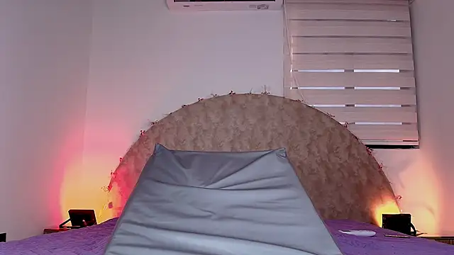 anisha x online show from November 2025 07:36:01 PM