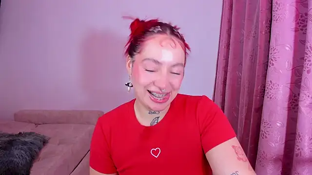 Snapshot of annika_taylor chatting on September 2025 01:00:02 AM annika taylor online show from September 2025 01:00:02 AM