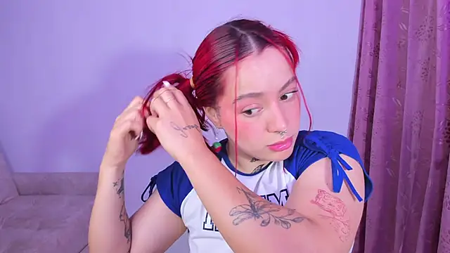 Snapshot of annika_taylor chatting on October 2025 12:56:02 AM annika taylor online show from October 2025 12:56:02 AM