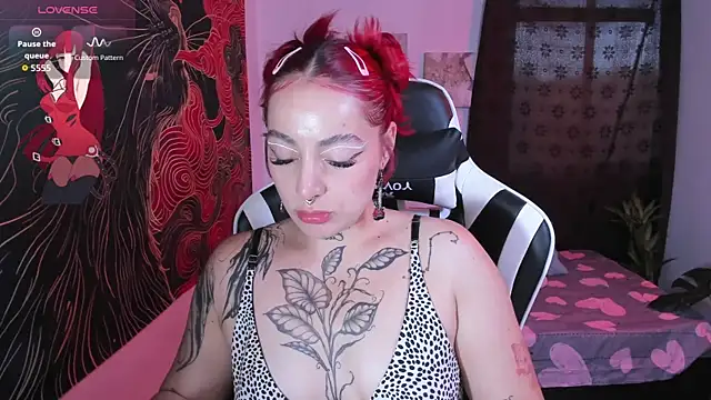 annika taylor online show from July 2026 11:02:01 PM