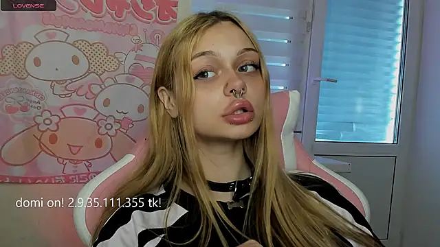 Snapshot of shy_melony chatting on May 2026 06:32:01 AM shy melony online show from May 2026 06:32:01 AM