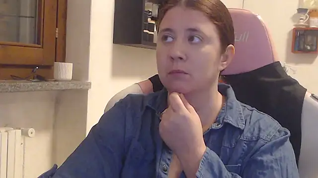 Snapshot of valerysexy chatting on October 2025 08:31:01 PM valerysexy online show from October 2025 08:31:01 PM