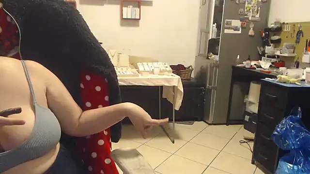 Snapshot of valerysexy chatting on October 2025 11:11:01 PM valerysexy online show from October 2025 11:11:01 PM