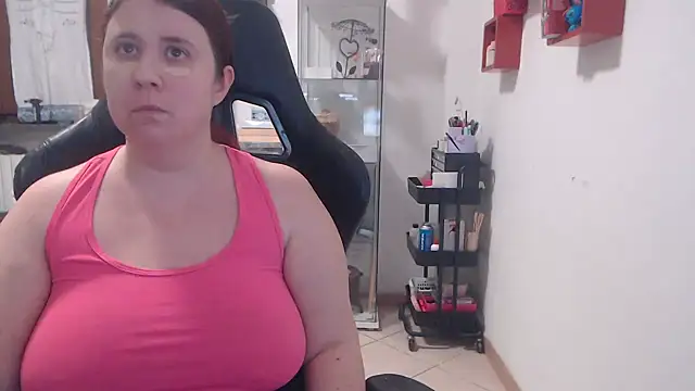 Snapshot of valerysexy chatting on December 2025 08:14:01 PM valerysexy online show from December 2025 08:14:01 PM