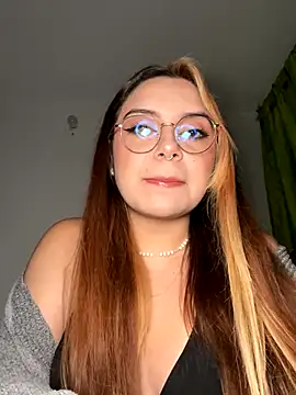 NatyOlson online show from October 2025 03:41:02 AM