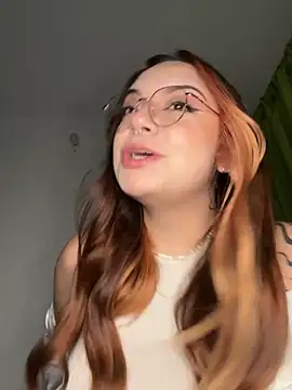 NatyOlson online show from December 2025 04:28:01 AM