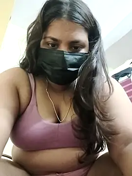 Hotmilfxox online show from May 2026 07:45:02 AM