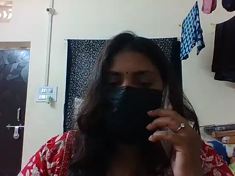 Hotmilfxox online show from May 2026 07:19:02 AM