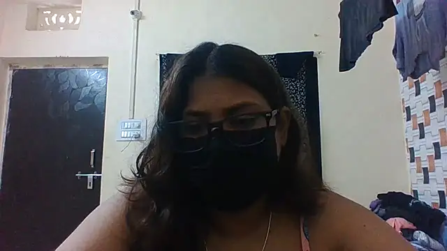 Hotmilfxox online show from June 2026 07:14:01 AM