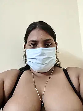 Snapshot of Hotmilfxox chatting on April 2026 06:44:02 PM Hotmilfxox online show from April 2026 06:44:02 PM