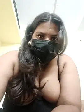 Hotmilfxox online show from May 2026 06:23:01 PM