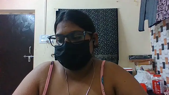 Hotmilfxox online show from June 2026 02:33:01 PM