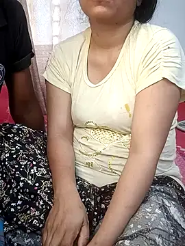 Snapshot of Desi_Best_Anal chatting on February 2025 08:08:01 AM Desi Best Anal online show from February 2025 08:08:01 AM