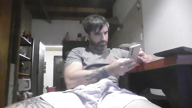 ozzypsico13 online show from May 2026 10:52:02 PM