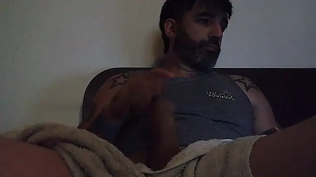 ozzypsico13 online show from December 2025 01:43:02 AM