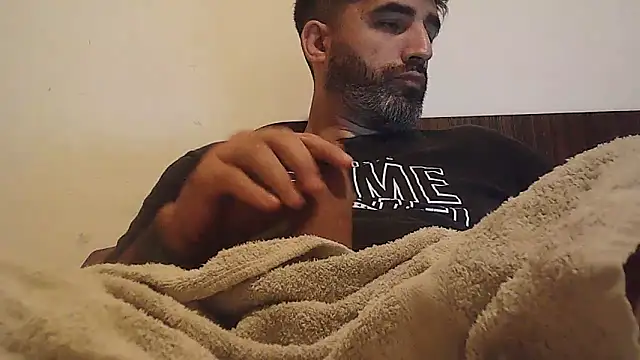 ozzypsico13 online show from April 2026 01:51:02 AM