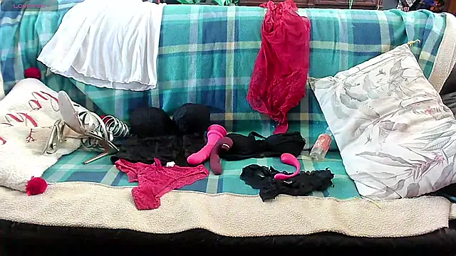 LauraMonolo online show from March 2026 12:28:02 PM