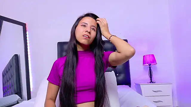 Skinny hottie18 online show from November 2025 01:58:02 PM