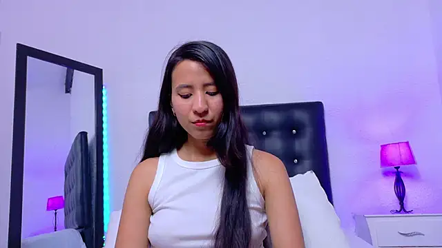 Skinny hottie18 online show from December 2025 03:55:01 PM