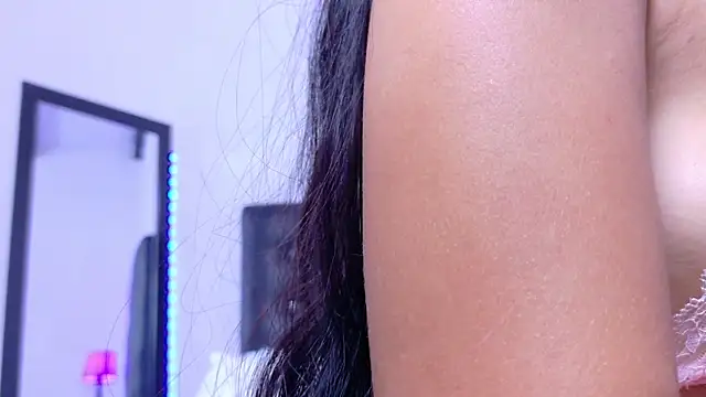 Skinny hottie18 online show from September 2025 01:28:02 PM