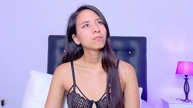 Snapshot of Skinny_hottie18 chatting on April 2026 03:51:02 PM Skinny hottie18 online show from April 2026 03:51:02 PM