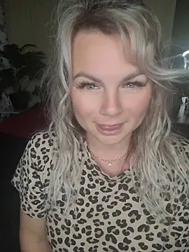 candy queeen online show from May 2026 11:04:01 PM