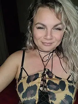 candy queeen online show from July 2026 10:02:02 PM