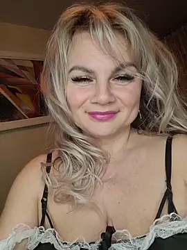 candy queeen online show from February 2026 09:34:02 PM