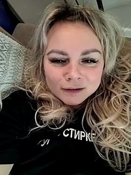 candy queeen online show from April 2026 05:05:01 PM