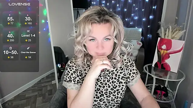 candy queeen online show from May 2026 10:11:02 PM